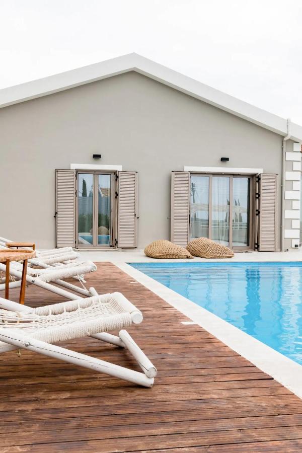 Etherealvilla-Family Villa With Pool Lourdata  Exterior photo